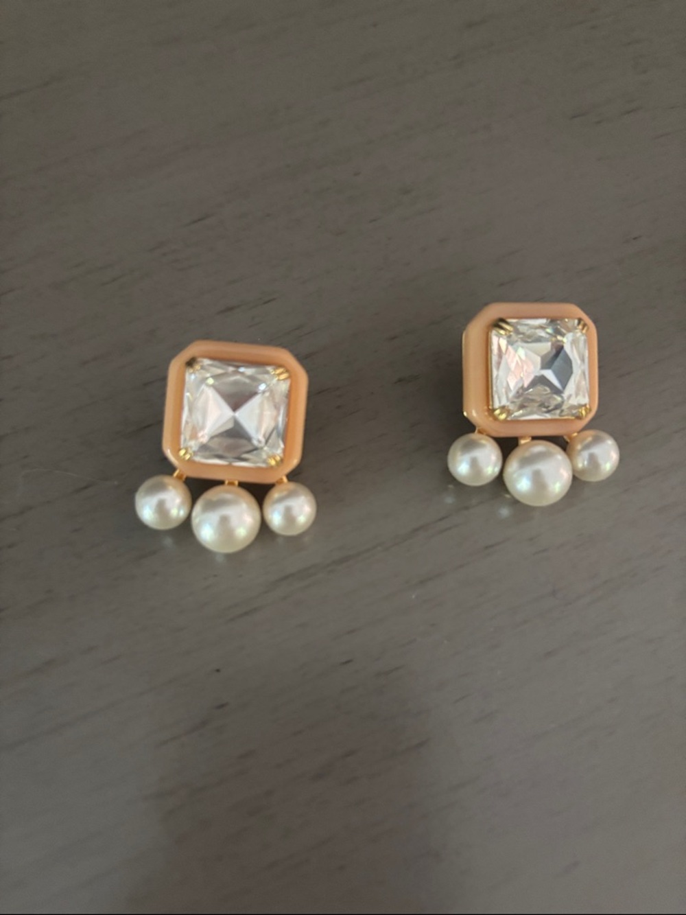 Lele Sadoughi Paddle Button Earrings
Worn once like new